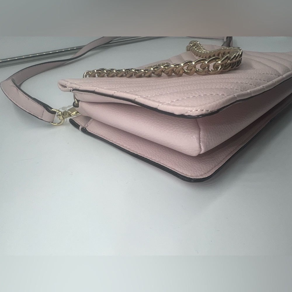 Victorias Secret Bag pink cute New Purse bag VS gold chain and adjustable strap - Picture 3 of 9